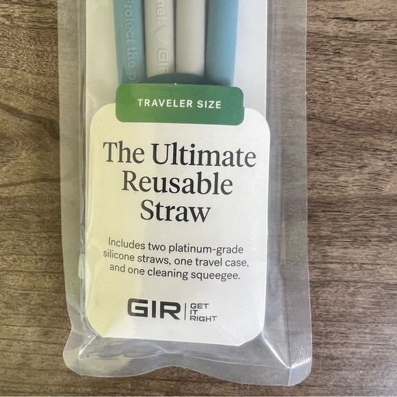 GIR Traveler Size Ultimate Reusable Silicone Foldable Straw Kit - Picture 3 of 7